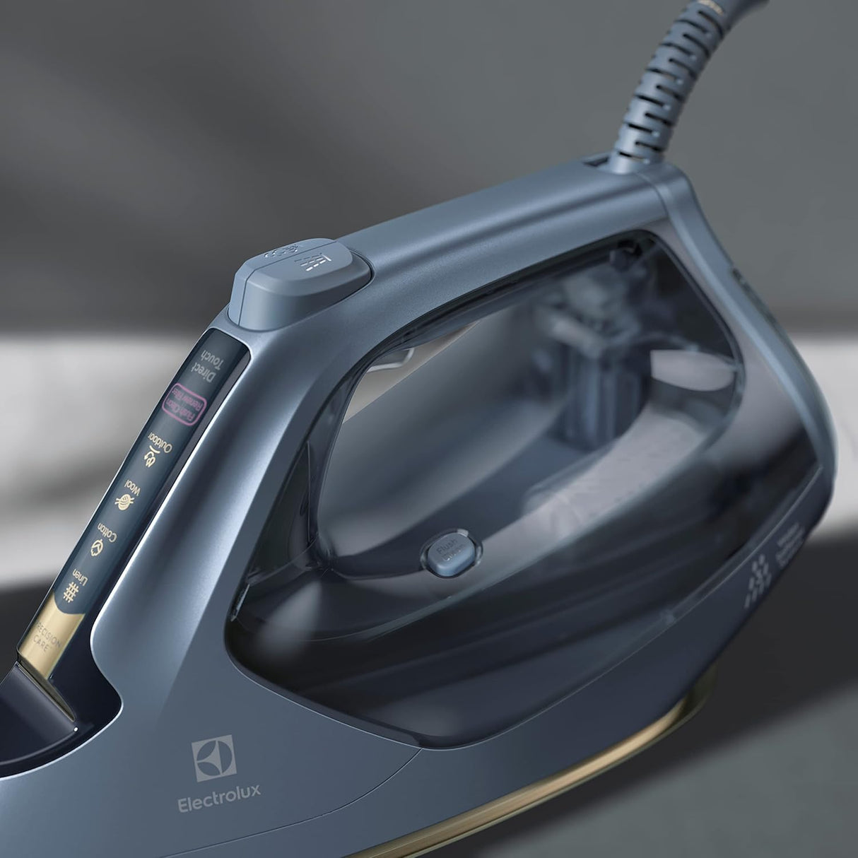 ELECTROLUX 2500W Renew 800 Steam Iron E8SI1-82BM