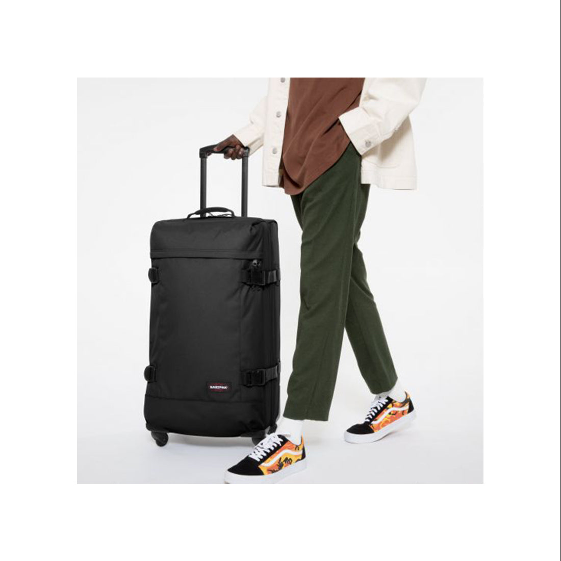 EK82L008_TRANS4_L_Black_-_EASTPAK_-_Magnet_Shop_-1
