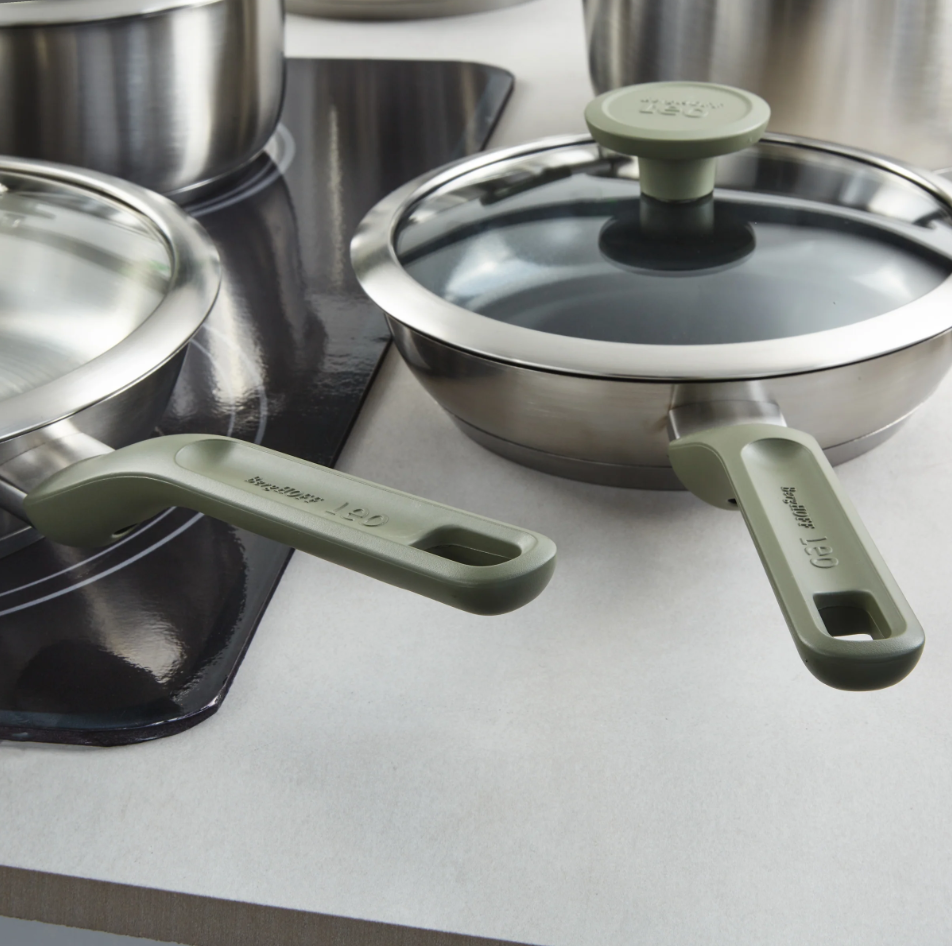 BERGHOFF 8-pc Cookware Set Bolt 3950637